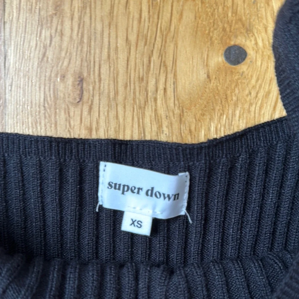 Elegant Black Asymmetrical Off-the-Shoulder Sweater - Picture 4 of 4